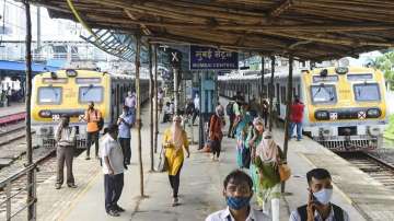 mumbai local, mumbai local train, local trains mumbai, mumbai harbour line