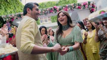  Kanika Kapoor pre-wedding bash begins 