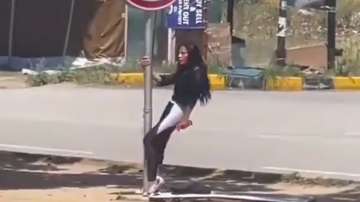 Pakistan girl pole dancing video