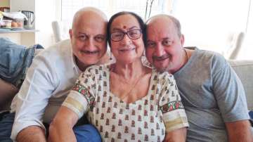 Anupam Kher announces 525th project; wishes mom Dulari on her birthday 