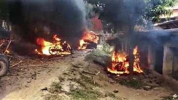 Vehicles after they were set on fire by protestors during the Bihar Bandh, called to protest against Centres Agnipath scheme, in Masaurhi, Bihar.?