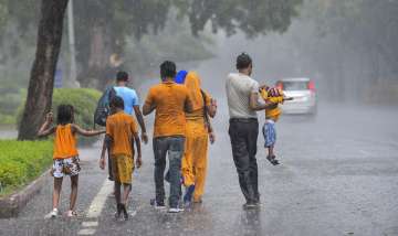 Delhi to receive light rains 