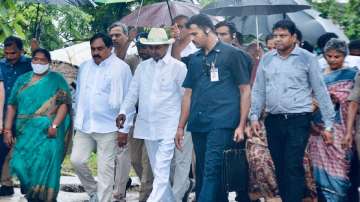 Telangana CM KCR inspected the embankment affected by Godavari flood along with ministers, public representatives and high officials in Ethurunagar this afternoon. 