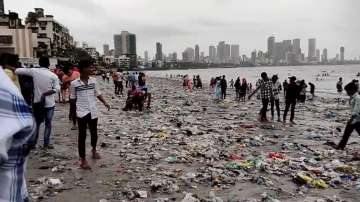 Tons of waste heap on Mumbai Beach, viral video leaves netizens concerned. Watch video
