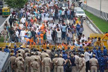 BJP protests near AAP office, Kejriwal, aap office, aap bjp, aap kejriwal protest