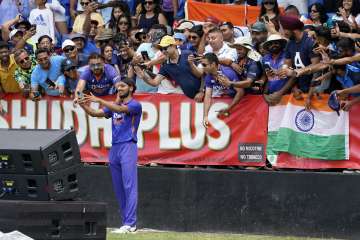 Huge support poured in for Arshdeep Singh after he dropped catch vs Pakistan.