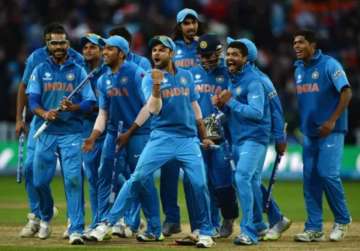 India celebrating after winning Champions Trophy 2013.