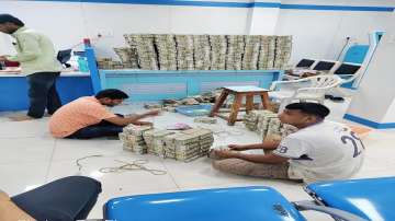Maharashtra news, IT department seizes Rs 58 crore cash in jalna, Jalna raid, latest updates Jalna i