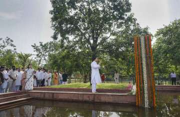 Varun Gandhi, PM Modi, muft ki revdi