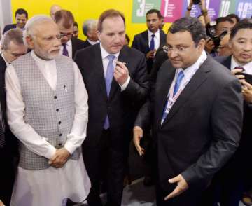 PM Narendra Modi with late Cyrus Mistry. 