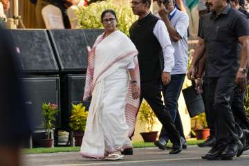 Mamata Banerjee will also meet industrialists