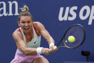 Simona Halep in action