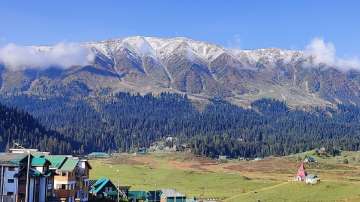 Kashmir receives season first snowfall in Gulmarg, Kashmir snowfall,  Kashmir, news latest updates, 