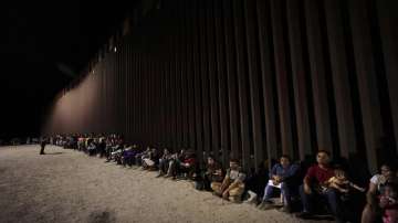 Illegal border crossings to United States from Mexico hit annual high, latest updates, Mexico, Illeg