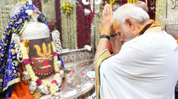 PM Modi offers prayers at Mahakal Lok temple in Ujjain 