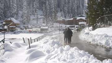 Leh town in Ladakh recorded a low of minus 7.8 degrees Celsius, while the minimum in Drass was minus 11.6 degrees Celsius. 
