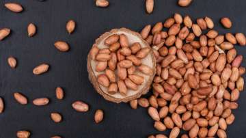 High cholesterol patients should eat peanuts daily or not?