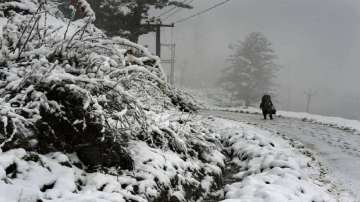 Snowfall in Jammu and Kashmir, Snowfall, Snowfall in kashmir, Snowfall in india, Snowfall today in i