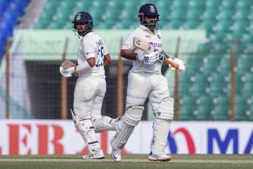 Pant & Pujara stitched a strong partnership to take India to safety on Day 1 of first Test. 