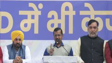 Kejriwal seeks cooperation from BJP, Congress