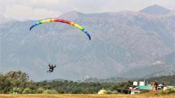 kullu paragliding accident, kullu news, himachal news