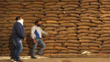 Union govt plans to release 15-20 lakh tons of wheat from FCI to contain rising prices in 2023