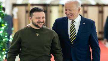 Volodymyr Zelenskyy meets Joe Biden at White House