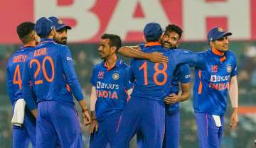 India won the 1st ODI by 67 runs