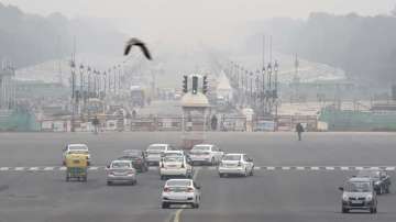 Delhi weather update: Cold wave abates, light rain likely in city tonight