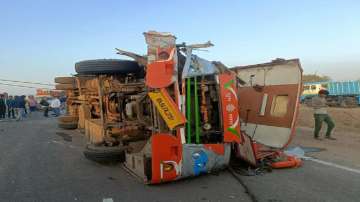 Maharashtra: Bus carrying Sai Baba devotees collided with a truck near Pathare on Nashik-Shirdi Highway