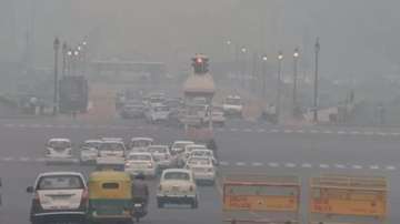 Delhi air quality remains in the 'very poor' category as smog engulfs the city