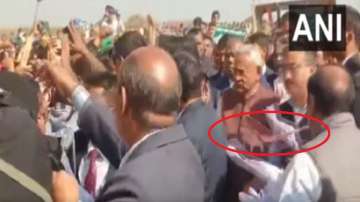 Piece of broken chair hurled towards Bihar CM Nitish Kumar in Aurangabad