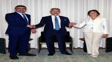 S Jaishankar with France Foreign Minister (R) and United Arab Emirates Foreign Minister (L) 
