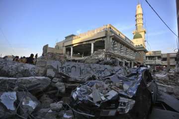 Mosque collapses in Peshawar.