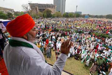 Farmers hold massive rally in Delhi