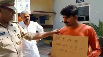 Bike thief surrenders carrying placard in Uttar Pradesh's Muzaffarnagar