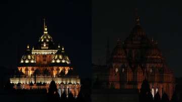 Earth Hour observed at Akshardham temple, Delhi
