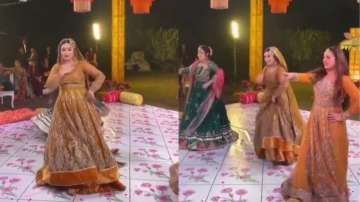 Pakistani bride dances with her squad to Bole Chudiyan