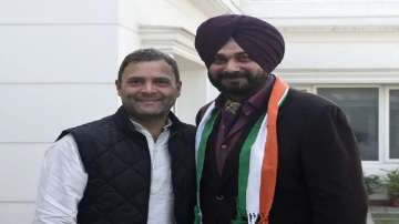 Congress leader Rahul Gandhi with Navjot Singh Sidhu