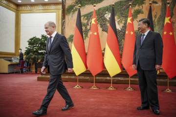 Chinese President Xi Jinping with German Chancellor Olaf Scholz