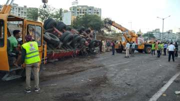 Pune road accident, pune accident deaths, pune accident injured, pune truck rams into bus, accident 