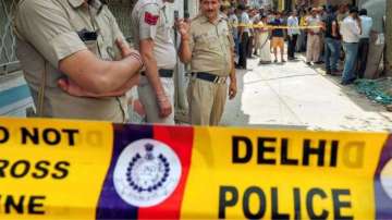 Delhi, Delhi news, preganant woman shot at by neighbour, woman shot at by neighbour, Pregnant woman 