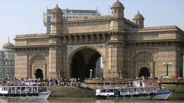 Gateway of India, Gateway of India Mumbai, Gateway of India Maharashtra, cracks in Gateway of India,