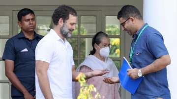 Rahul Gandhi hands over keys of his official residence