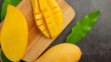Is eating mango in high uric acid dangerous? 