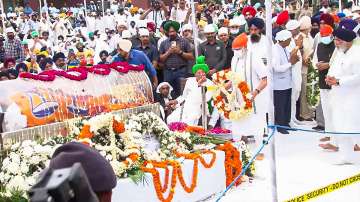 PM Modi pays homage to SAD founder leader Parkash Singh Badal 