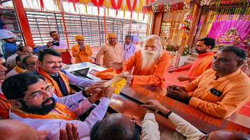 Eknath Shinde Ayodhya, Sanjay Raut on Eknath Shinde ayodhya visit, Eknath Shinde ayodhya visit, Ekna