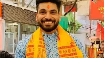 Khatron Ke Khiladi 13: Shiv Thakare offers prayers at Siddhivinayak temple