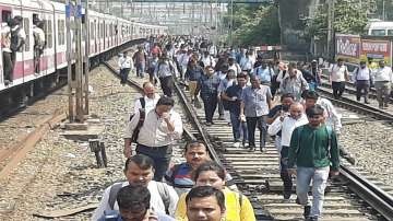 Mumbai local train news, Mumbai Local train, Mumbai Local train map, Mumbai Local train service disr