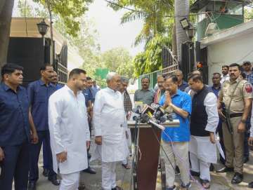 Bihar CM Nitish Kumar holding a press conference with his Delhi counterpart Arvind Kejriwal.